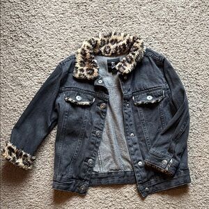 Stylish Black Denim Jacket with Leopard Trim